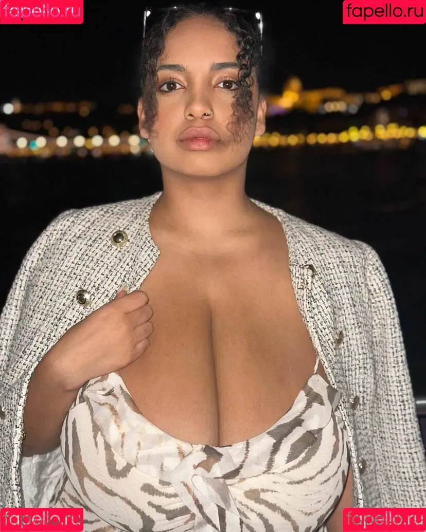 Layla Onlyfans Photo Gallery 