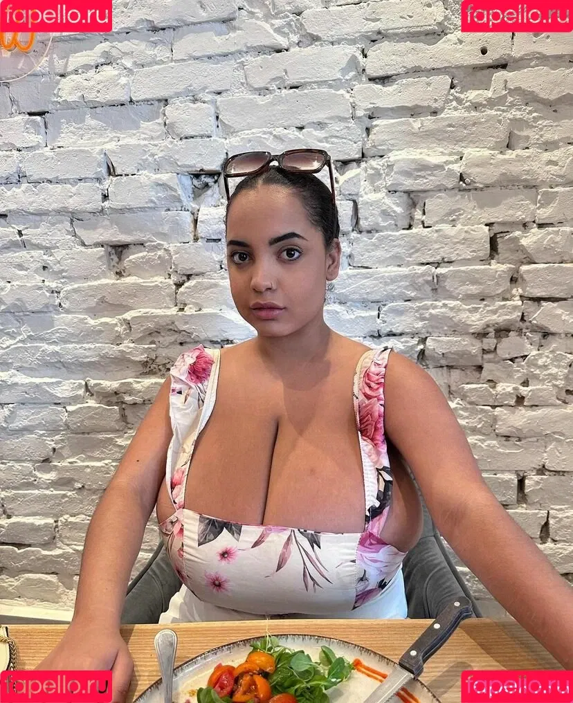Layla Onlyfans Photo Gallery 