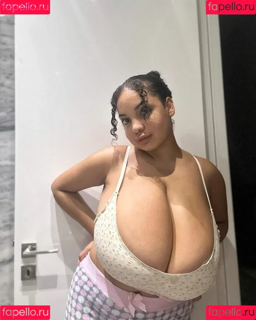 Layla Onlyfans Photo Gallery 
