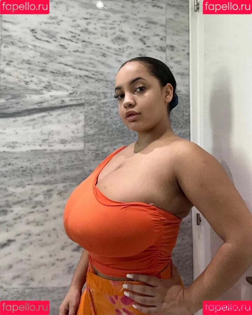 Layla Onlyfans Photo Gallery 