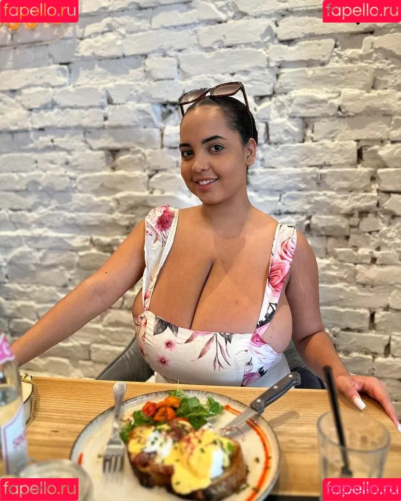Layla Onlyfans Photo Gallery 
