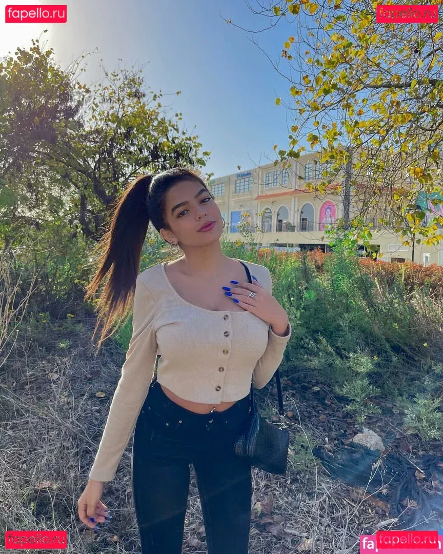 Lian Harush Onlyfans Photo Gallery 