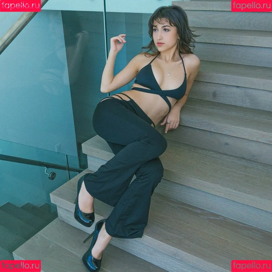 Izze King Onlyfans Photo Gallery 