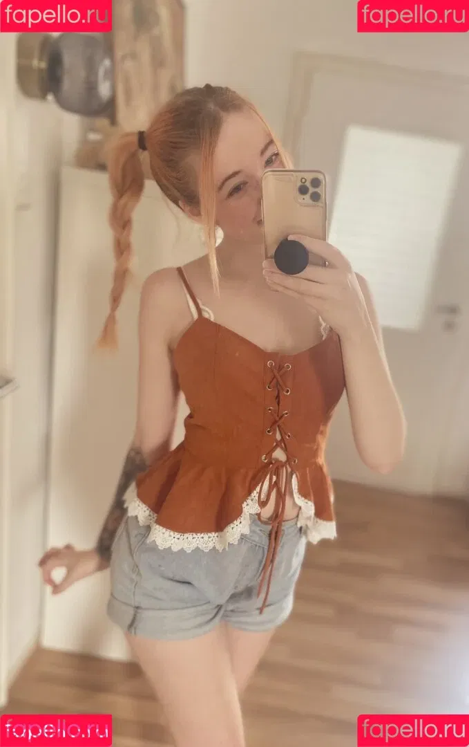 vleafnin Onlyfans Photo Gallery 