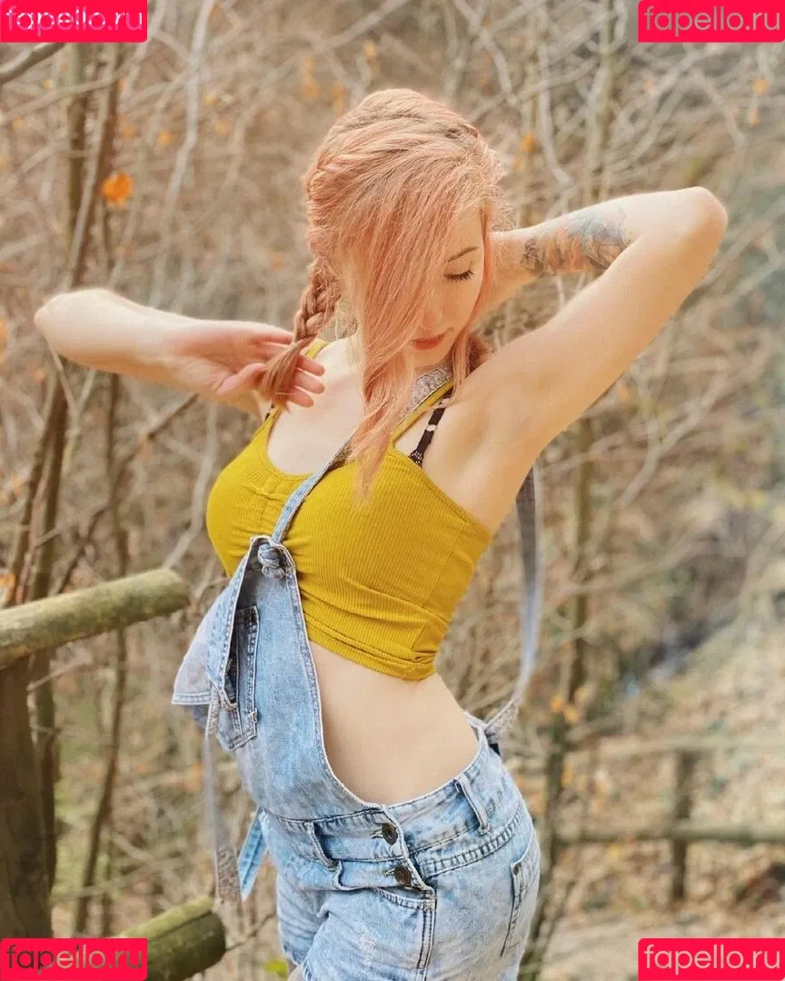 vleafnin Onlyfans Photo Gallery 