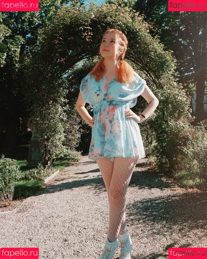 vleafnin Onlyfans Photo Gallery 