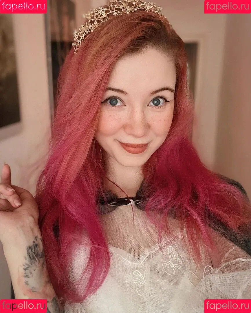 vleafnin Onlyfans Photo Gallery 