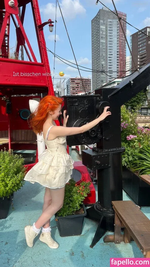 vleafnin Onlyfans Photo Gallery 