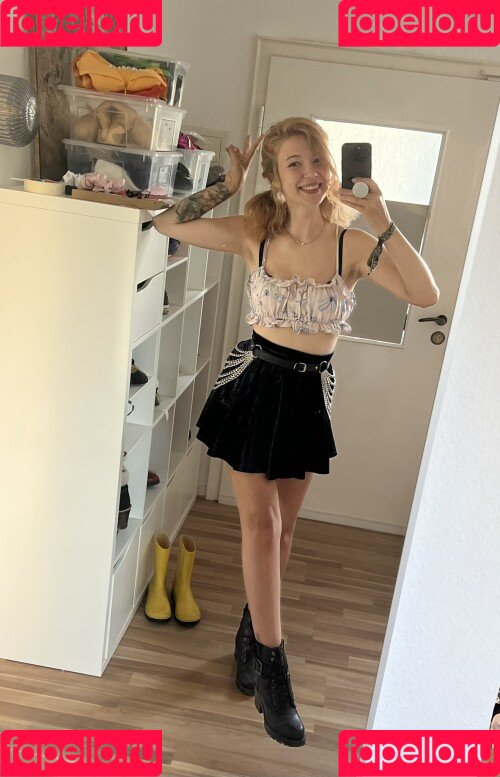 vleafnin Onlyfans Photo Gallery 