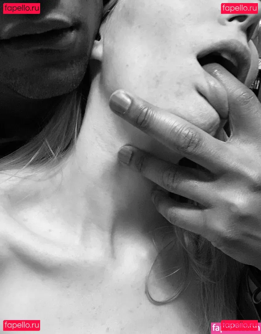 QChotcpl Onlyfans Photo Gallery 