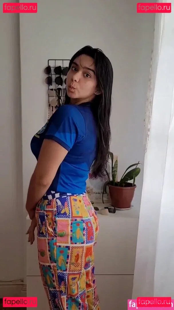 Bella Barp Onlyfans Photo Gallery 