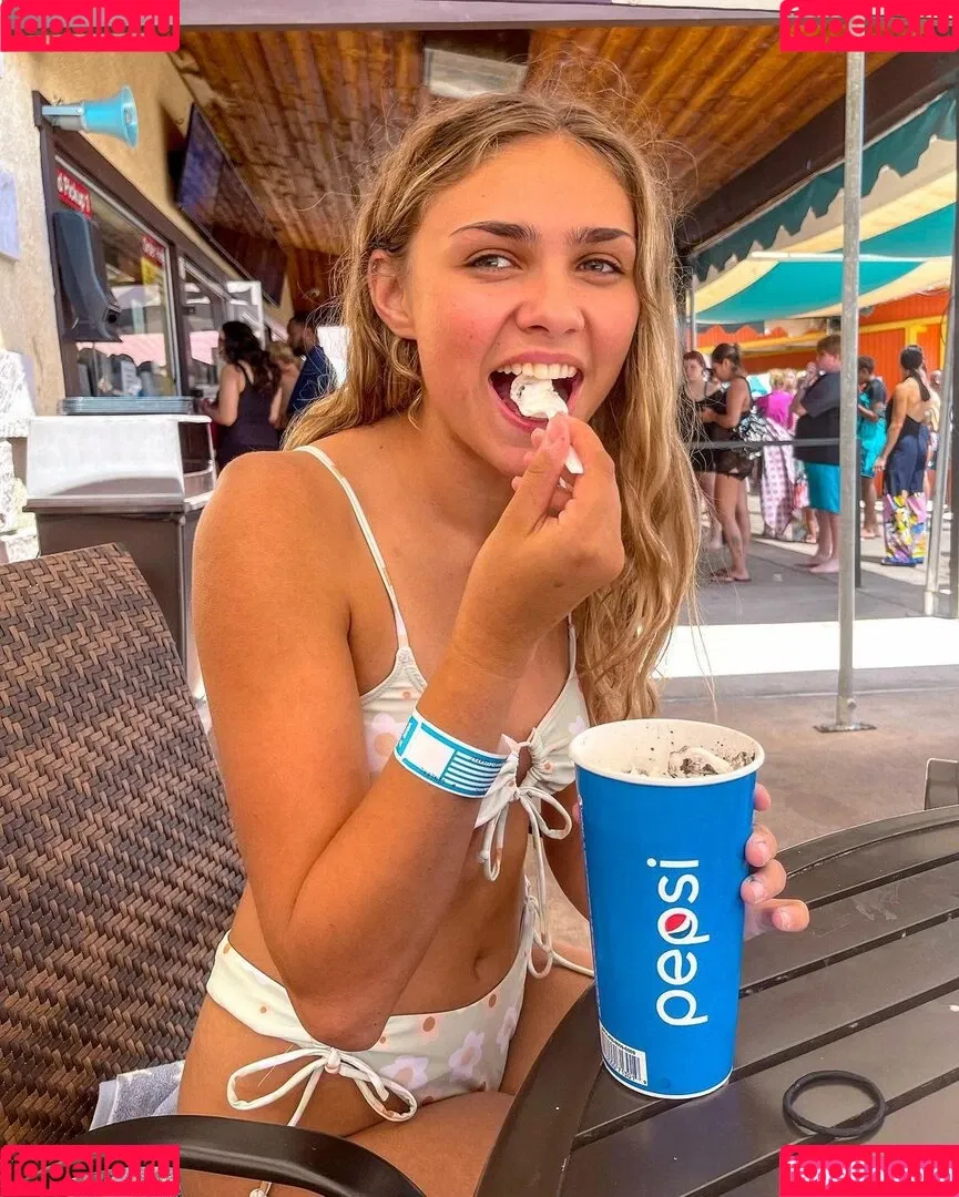 Ariana Lee Bonfiglio Onlyfans Photo Gallery 