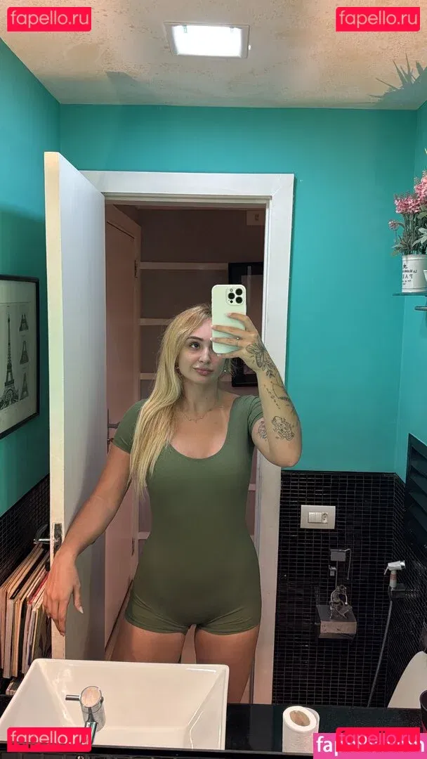 Gabi Gagliassi Onlyfans Photo Gallery 