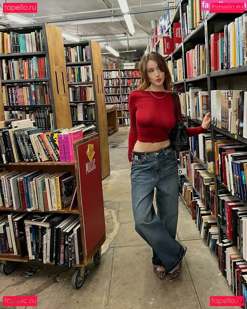 Isabella Candelaria Onlyfans Photo Gallery 