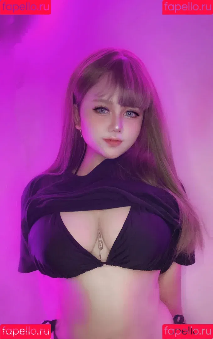 Charlotte LinLin Onlyfans Photo Gallery 