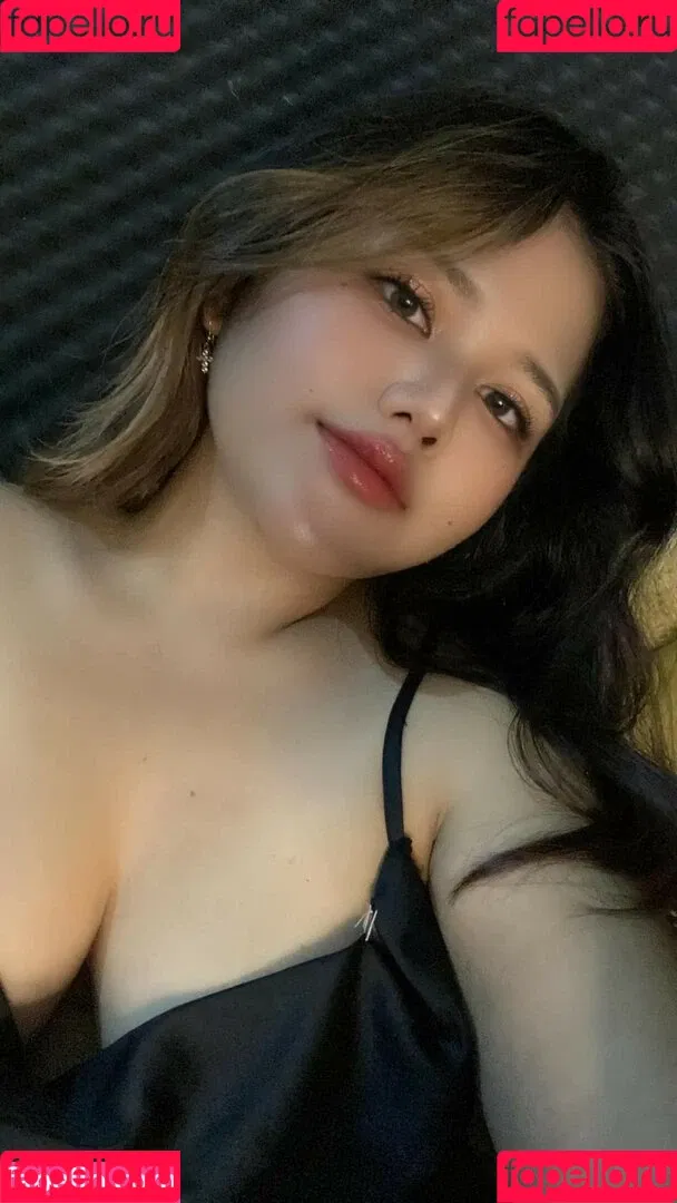 Charlotte LinLin Onlyfans Photo Gallery 