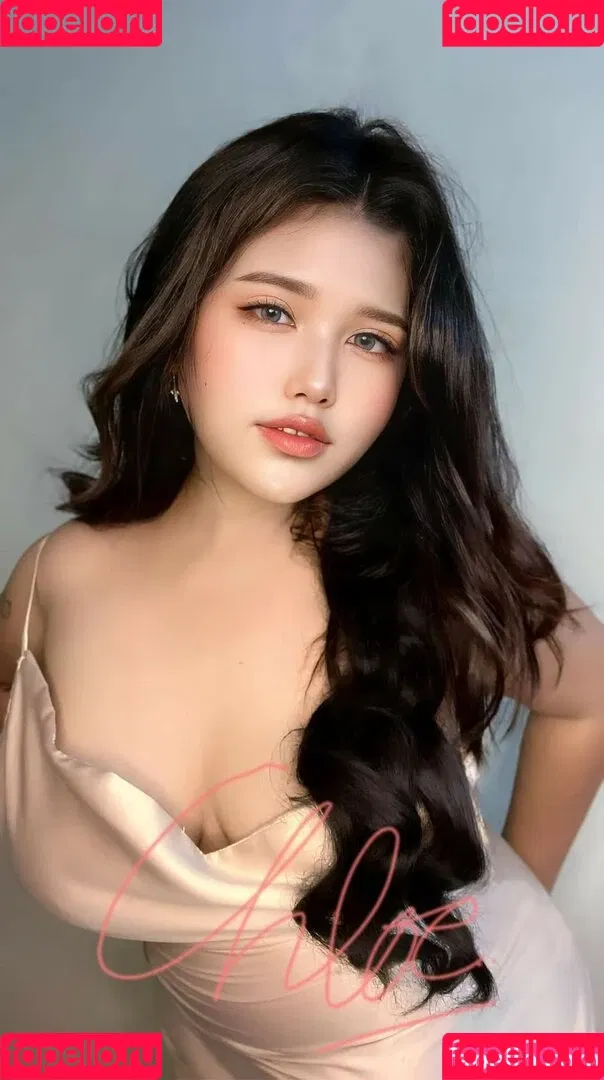 Charlotte LinLin Onlyfans Photo Gallery 