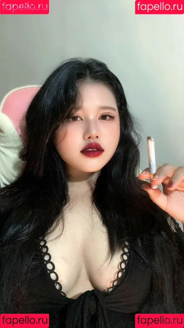 Charlotte LinLin Onlyfans Photo Gallery 