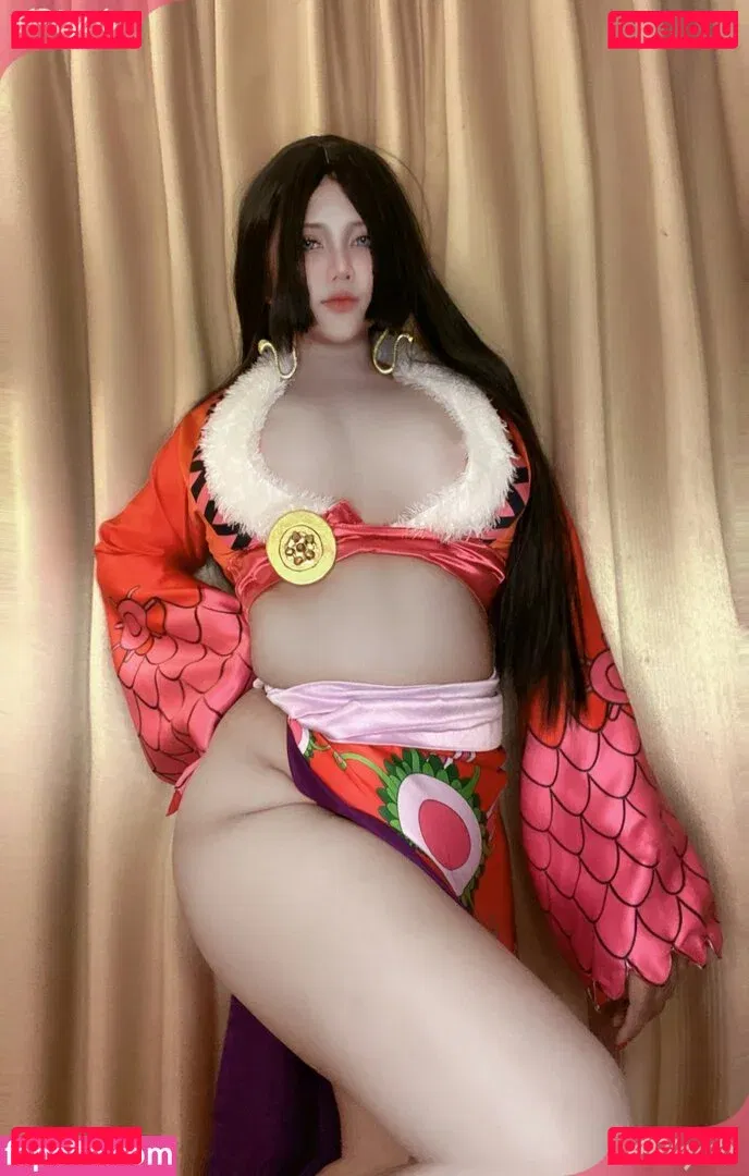 Charlotte LinLin Onlyfans Photo Gallery 