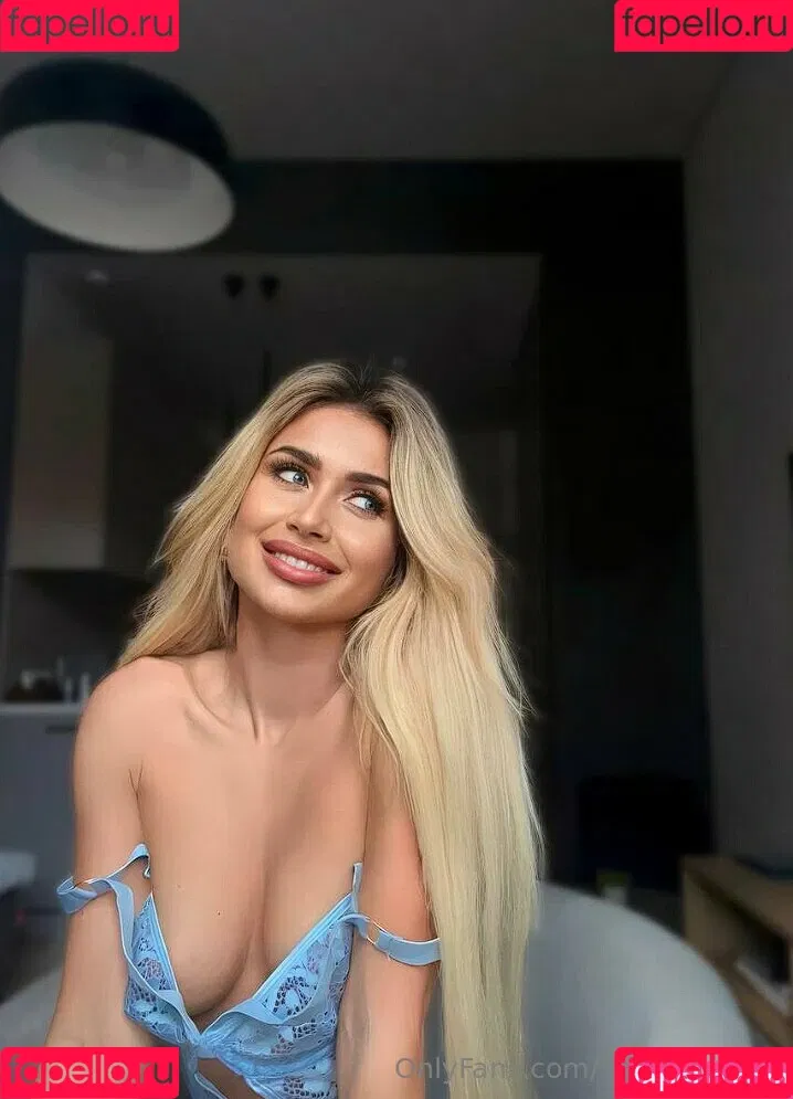 valerie_s_tar Onlyfans Photo Gallery 