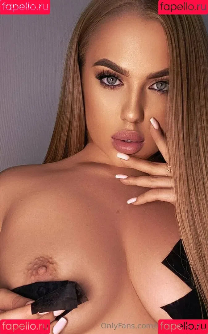 valerie_s_tar Onlyfans Photo Gallery 