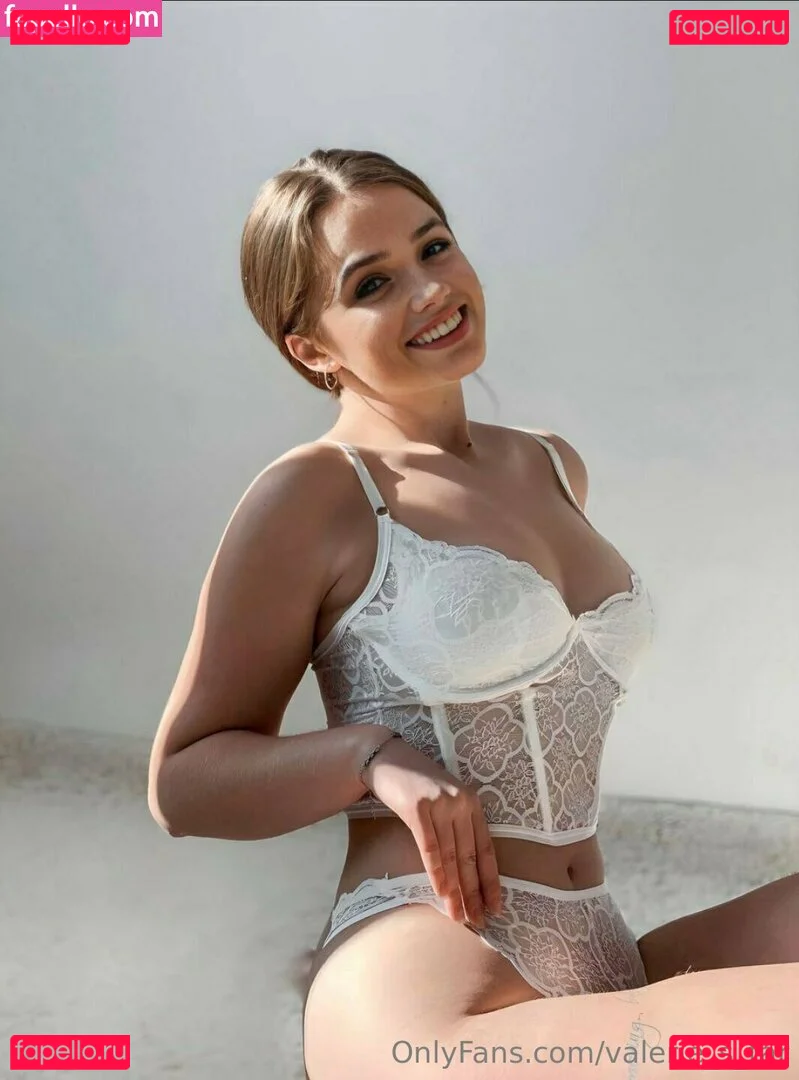 valerie_s_tar Onlyfans Photo Gallery 