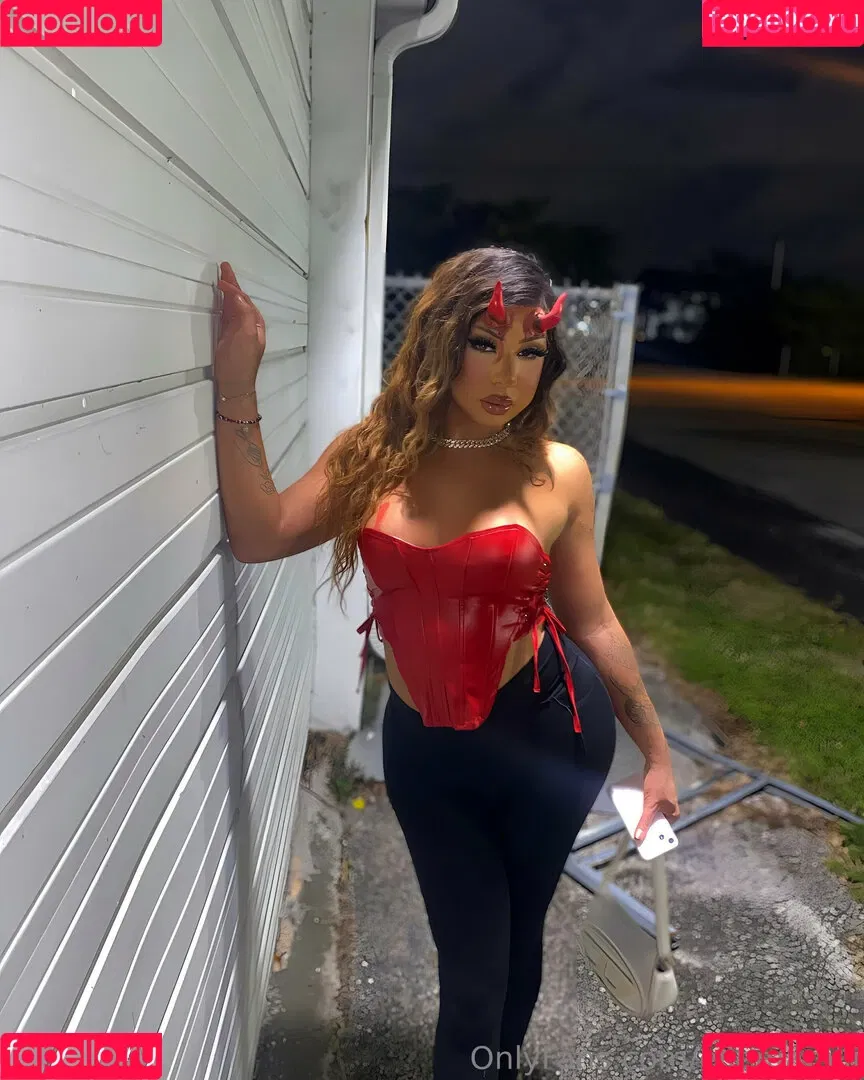 ellemamiii Onlyfans Photo Gallery 