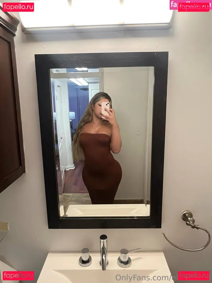 ellemamiii Onlyfans Photo Gallery 