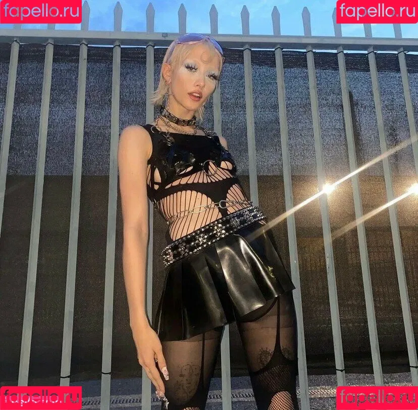Chloe Moriondo Onlyfans Photo Gallery 