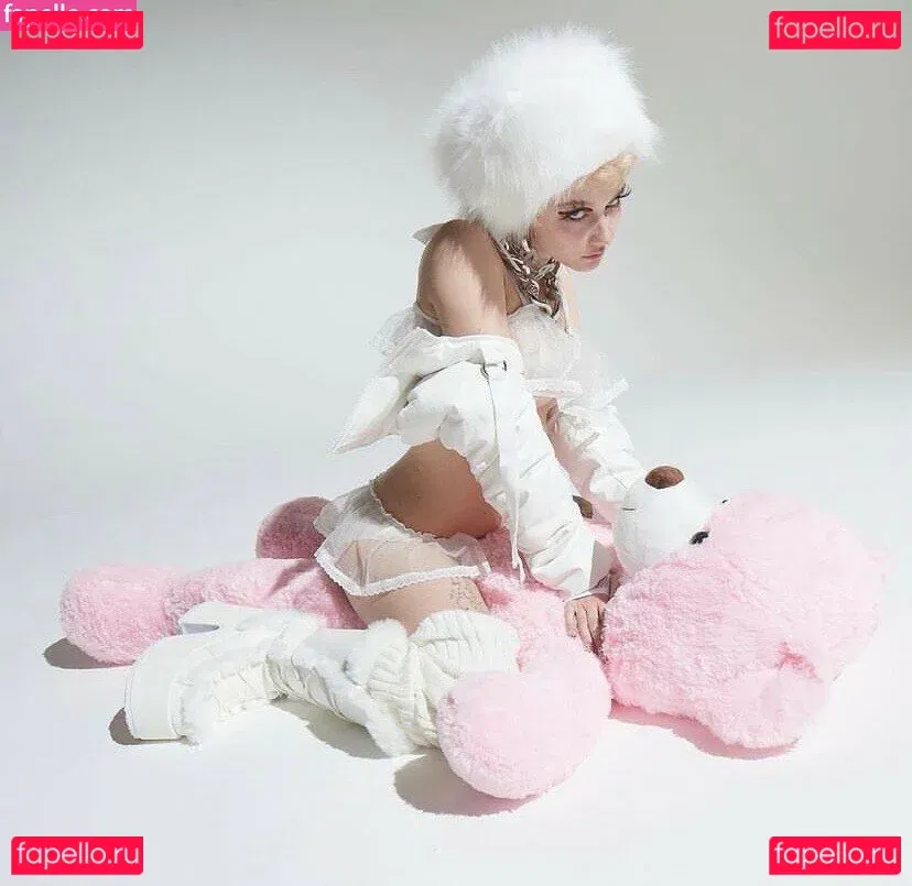 Chloe Moriondo Onlyfans Photo Gallery 