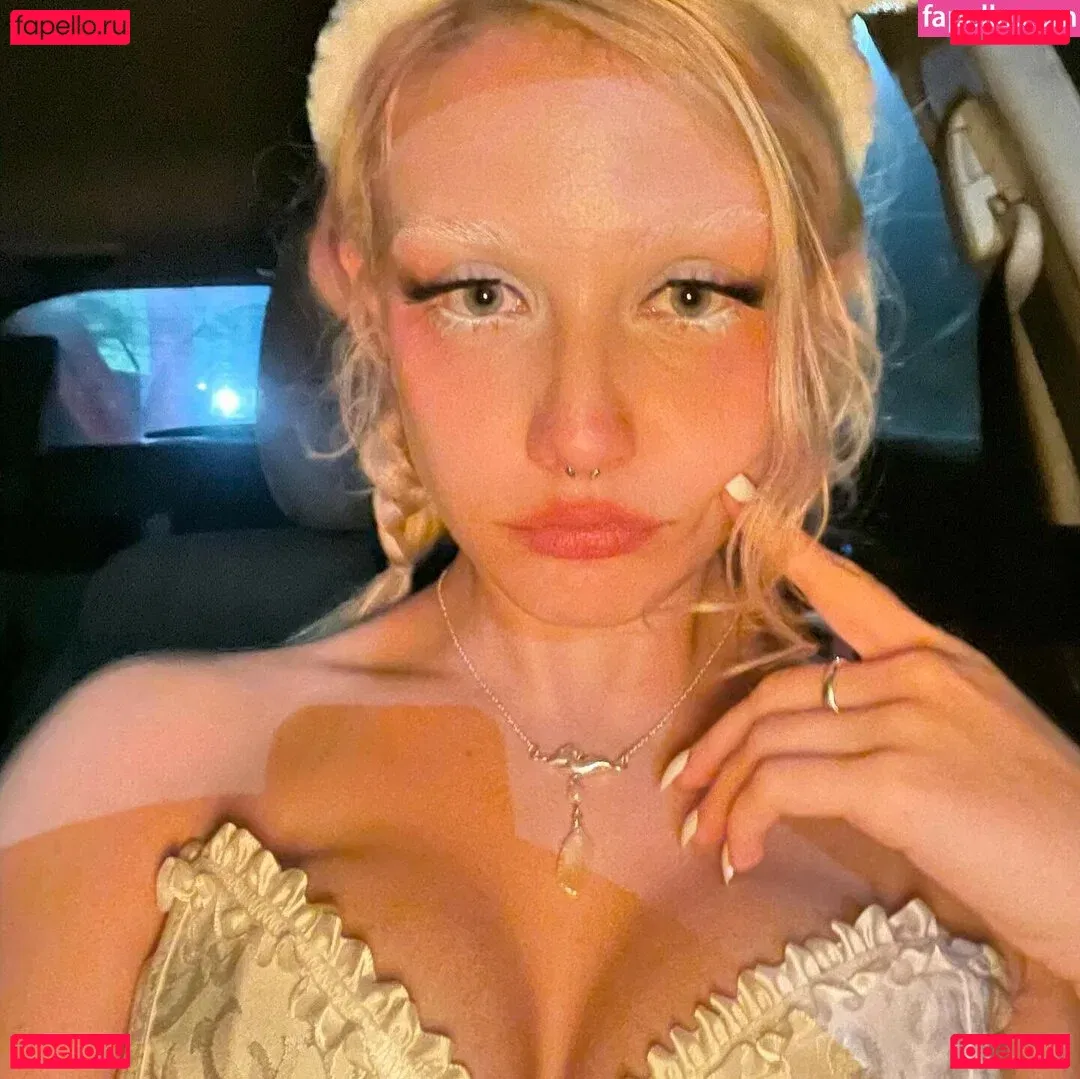 Chloe Moriondo Onlyfans Photo Gallery 