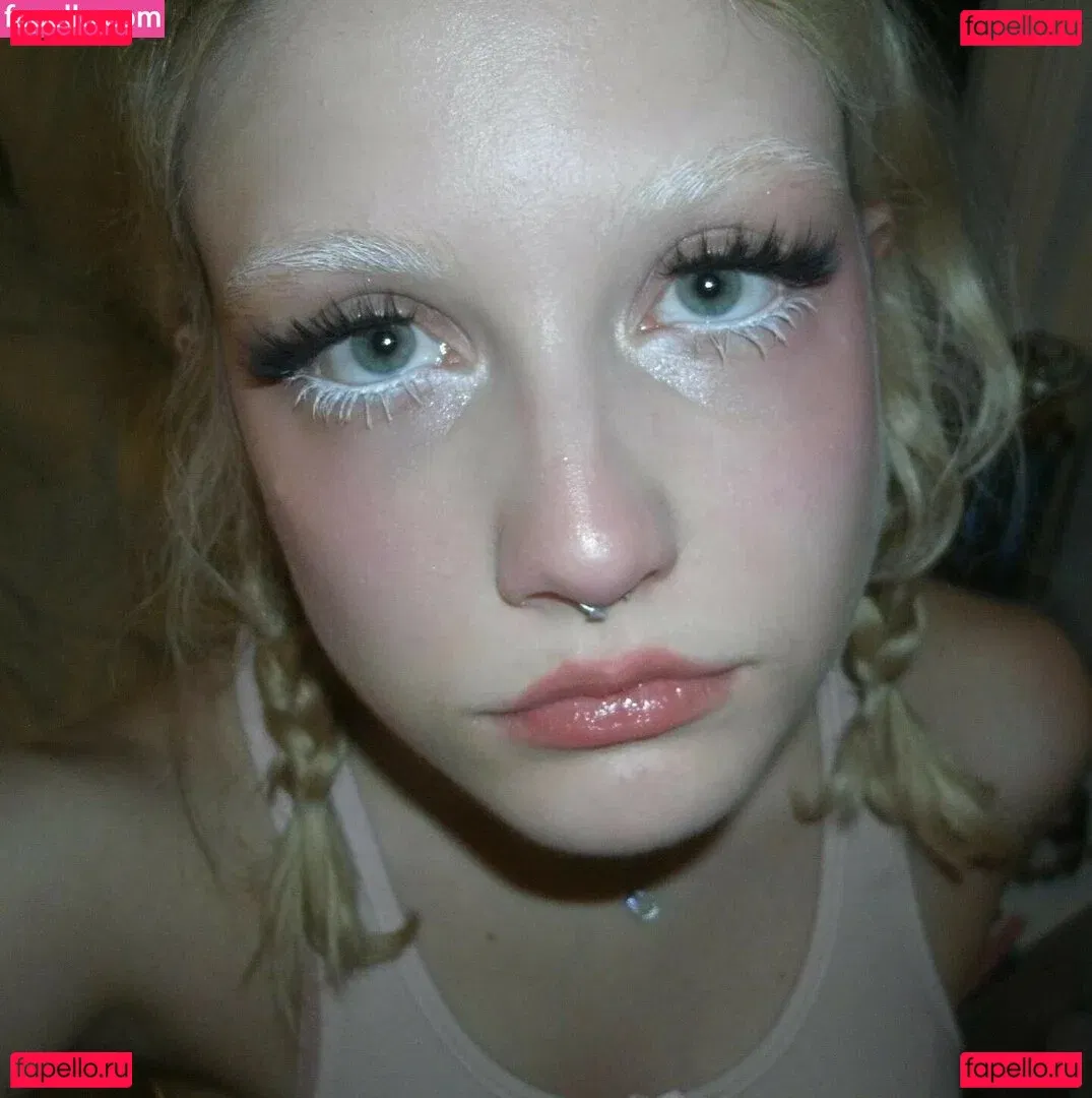 Chloe Moriondo Onlyfans Photo Gallery 