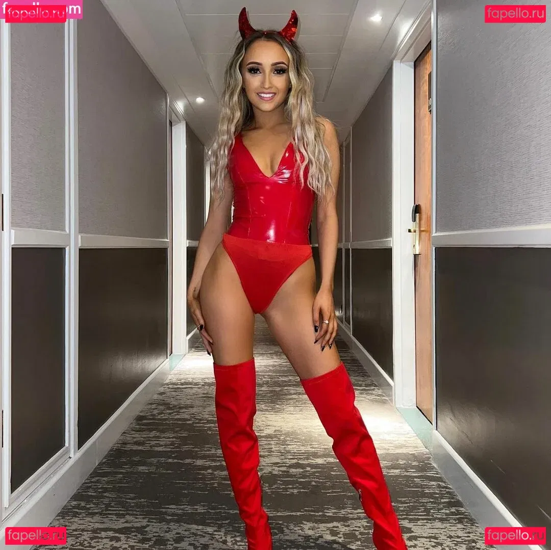 Nikkitta123 Onlyfans Photo Gallery 