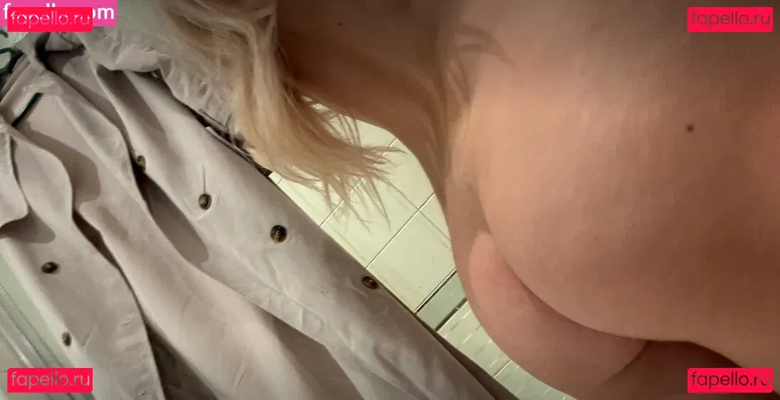 Nikkitta123 Onlyfans Photo Gallery 