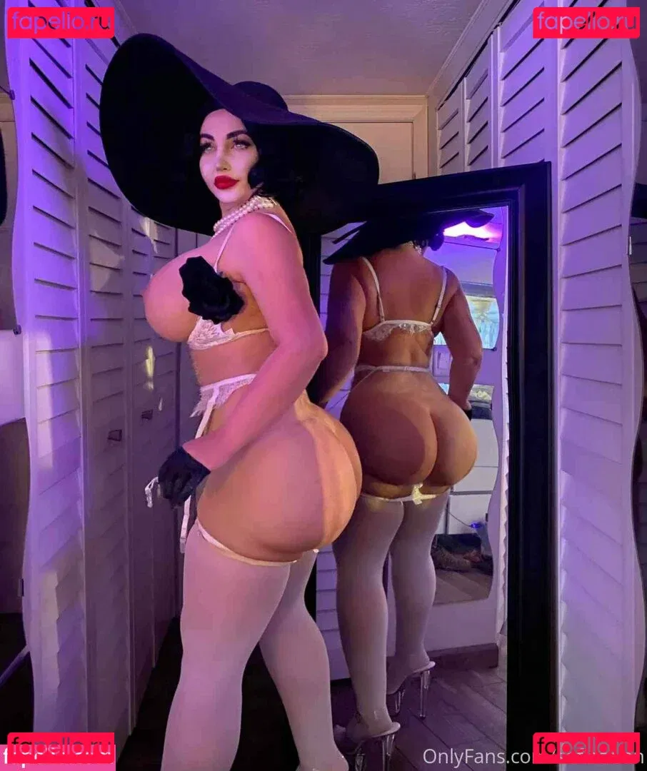 Lady Dimitrescu Onlyfans Photo Gallery 