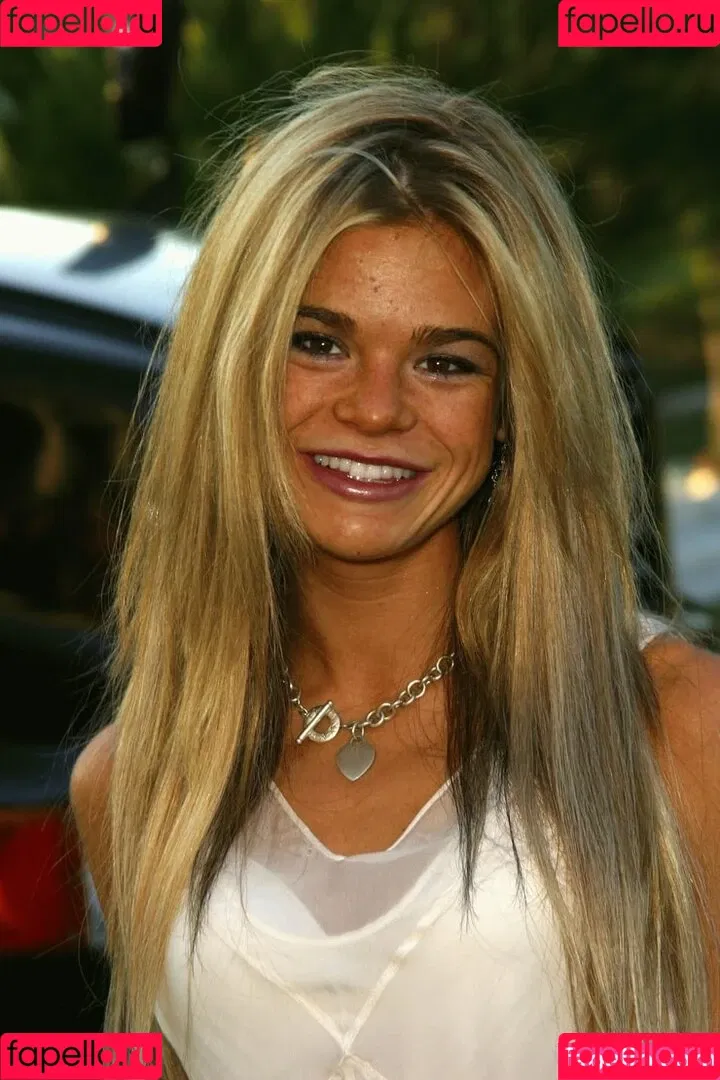 Ellen Muth Onlyfans Photo Gallery 