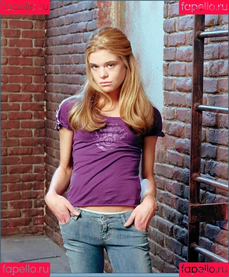 Ellen Muth Onlyfans Photo Gallery 