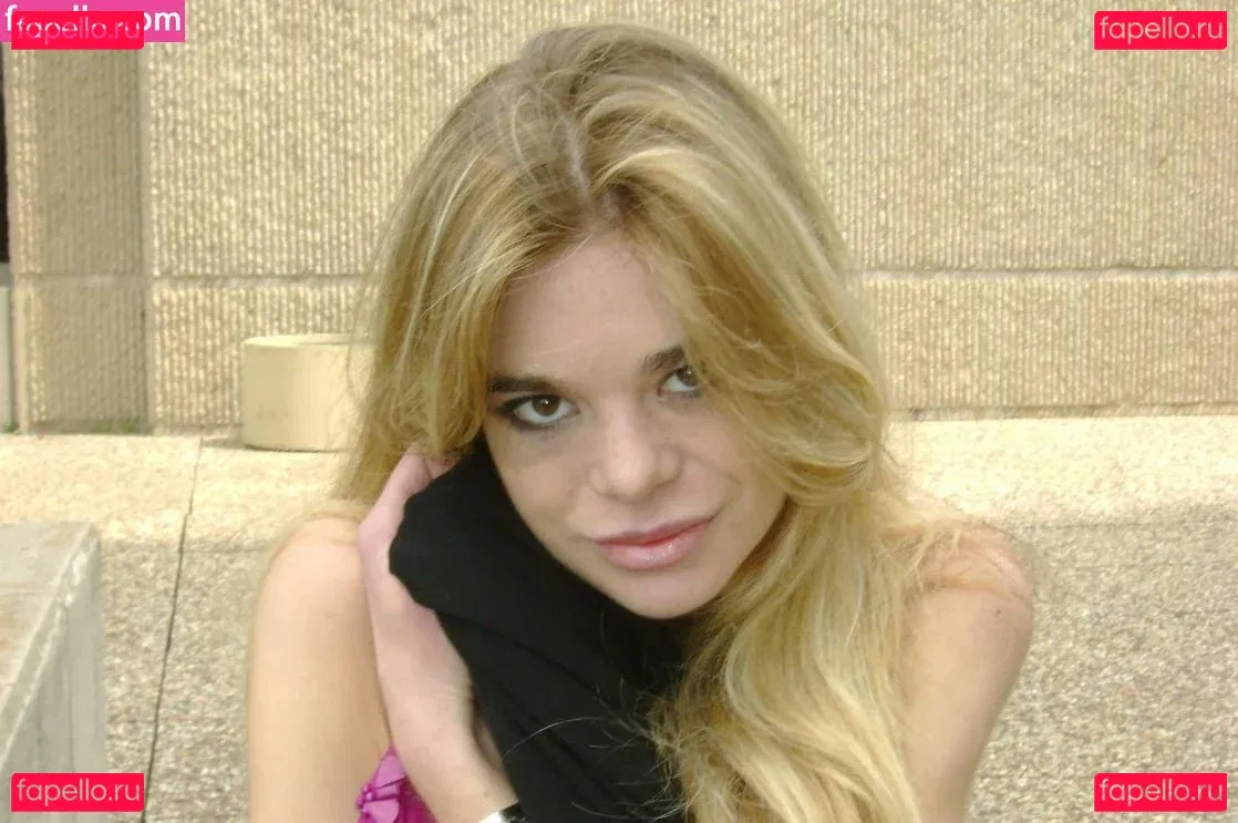 Ellen Muth Onlyfans Photo Gallery 