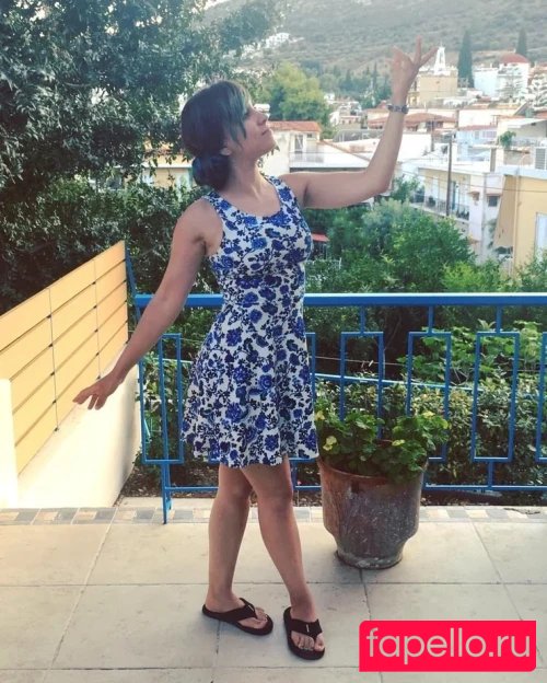 Ellen Muth Onlyfans Photo Gallery 