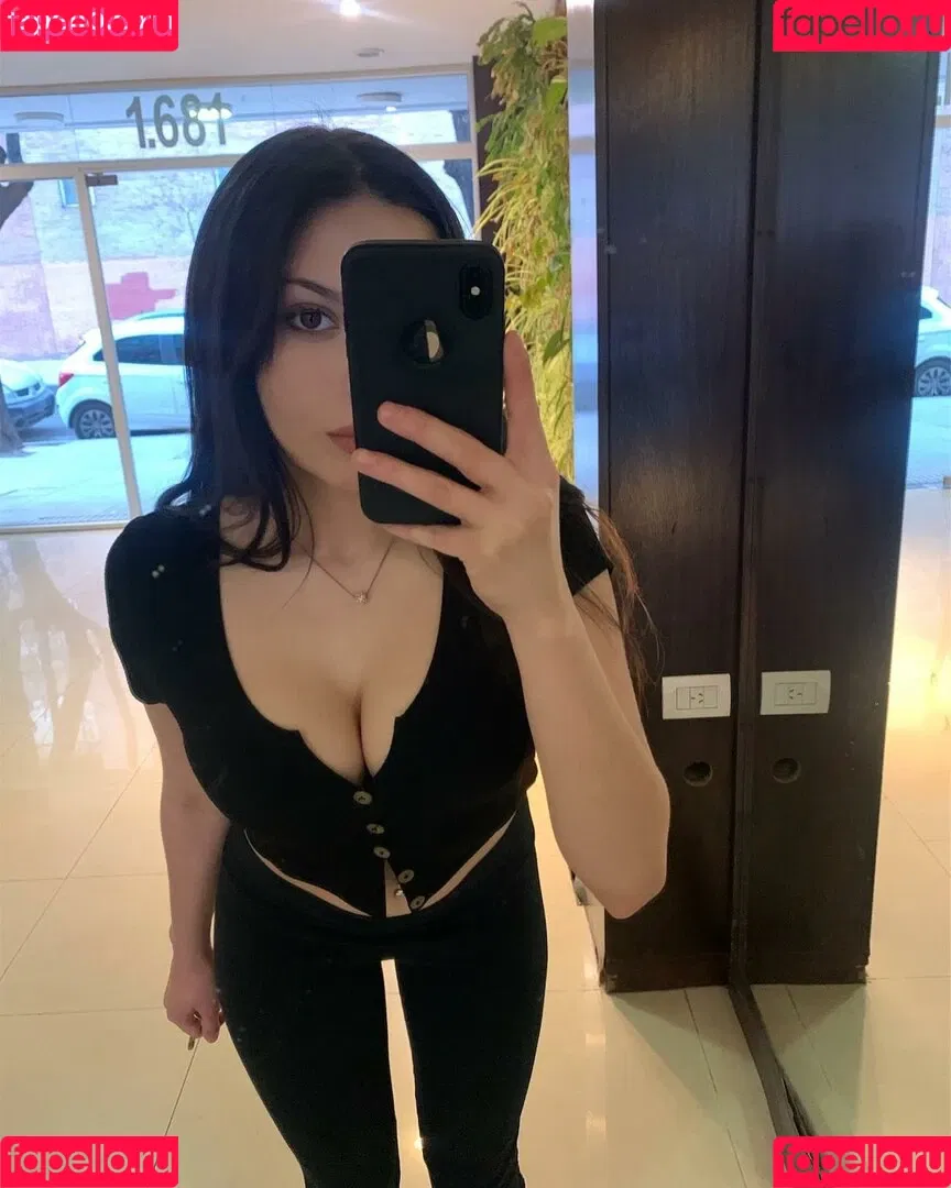 Nosoyluksi Onlyfans Photo Gallery 
