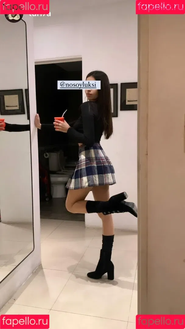 Nosoyluksi Onlyfans Photo Gallery 