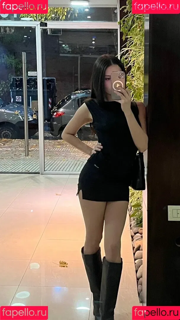 Nosoyluksi Onlyfans Photo Gallery 