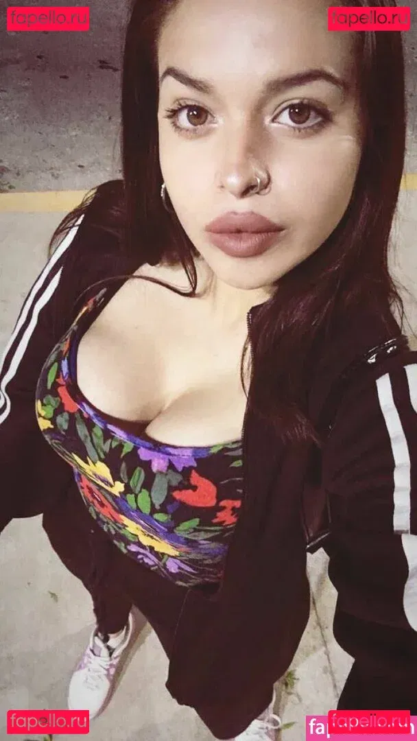 Nosoyluksi Onlyfans Photo Gallery 