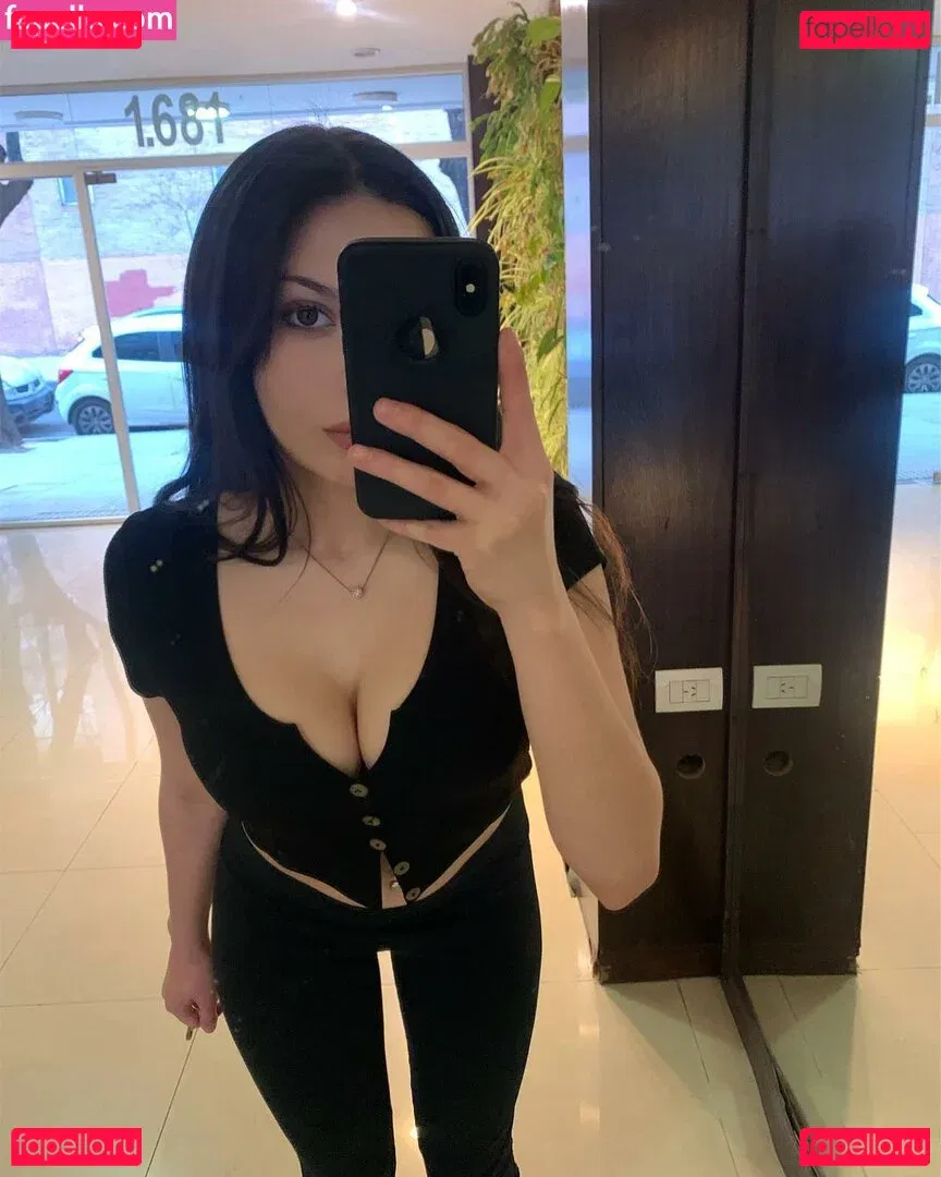 Nosoyluksi Onlyfans Photo Gallery 