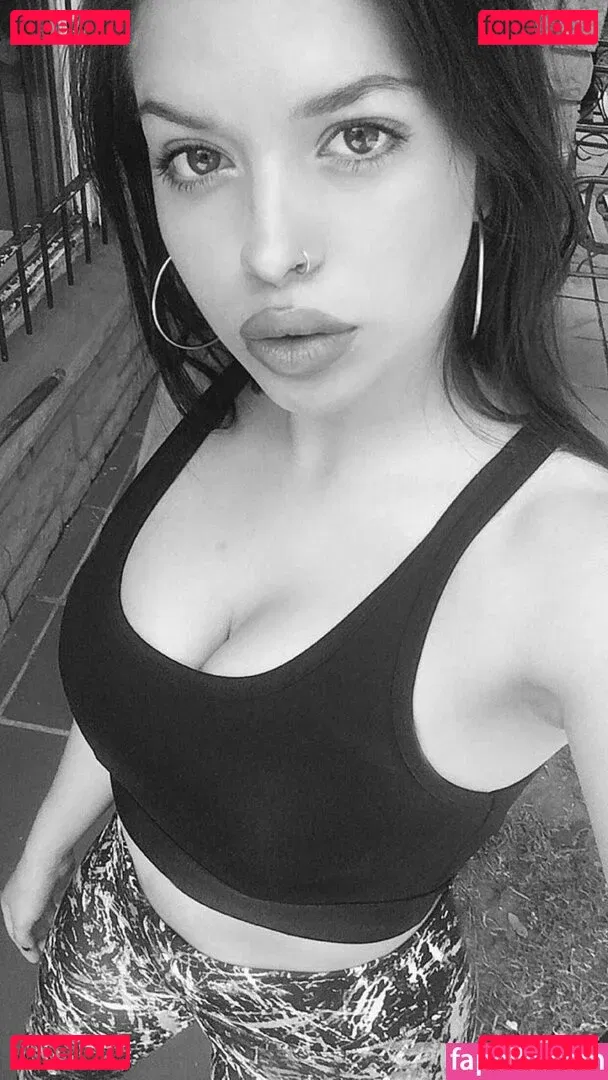 Nosoyluksi Onlyfans Photo Gallery 