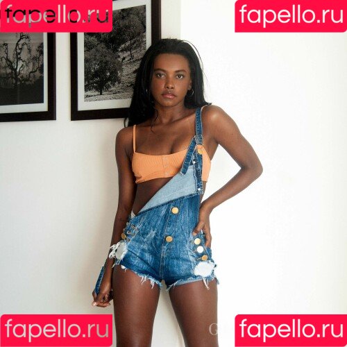 Thais Almeida Onlyfans Photo Gallery 