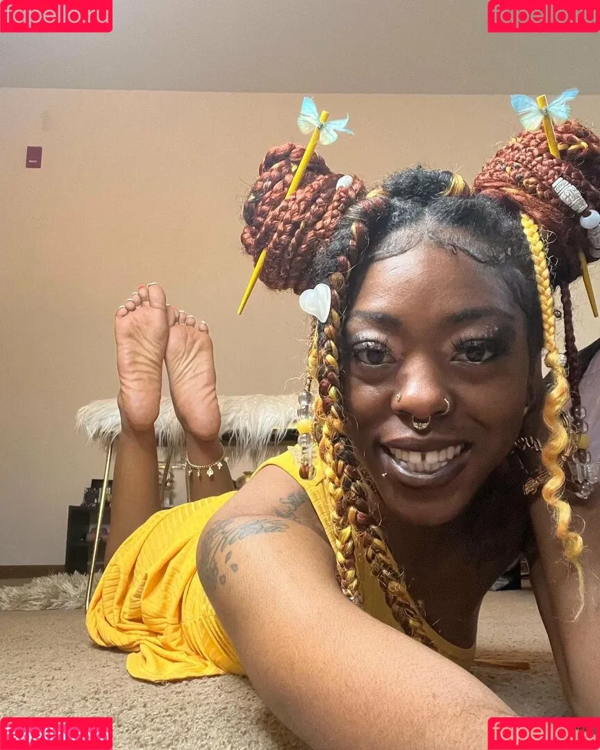 Carameltoesz Onlyfans Photo Gallery 