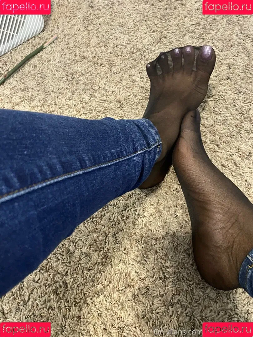 Carameltoesz Onlyfans Photo Gallery 