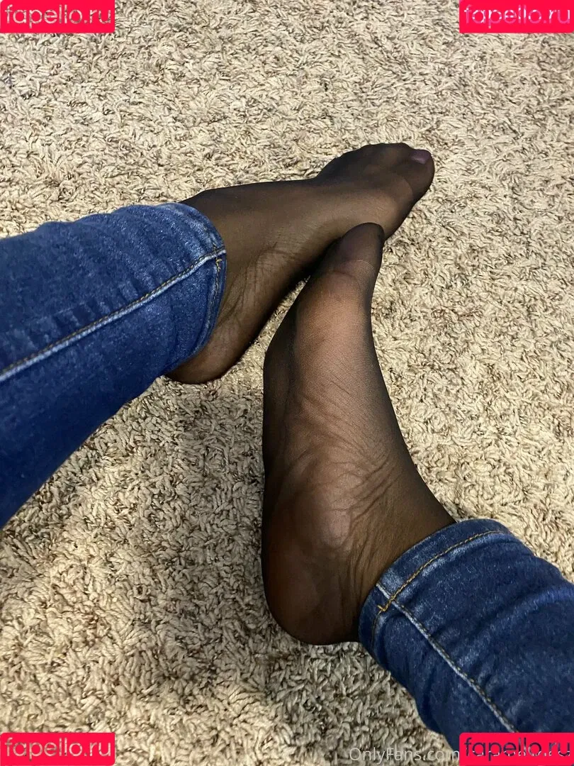 Carameltoesz Onlyfans Photo Gallery 