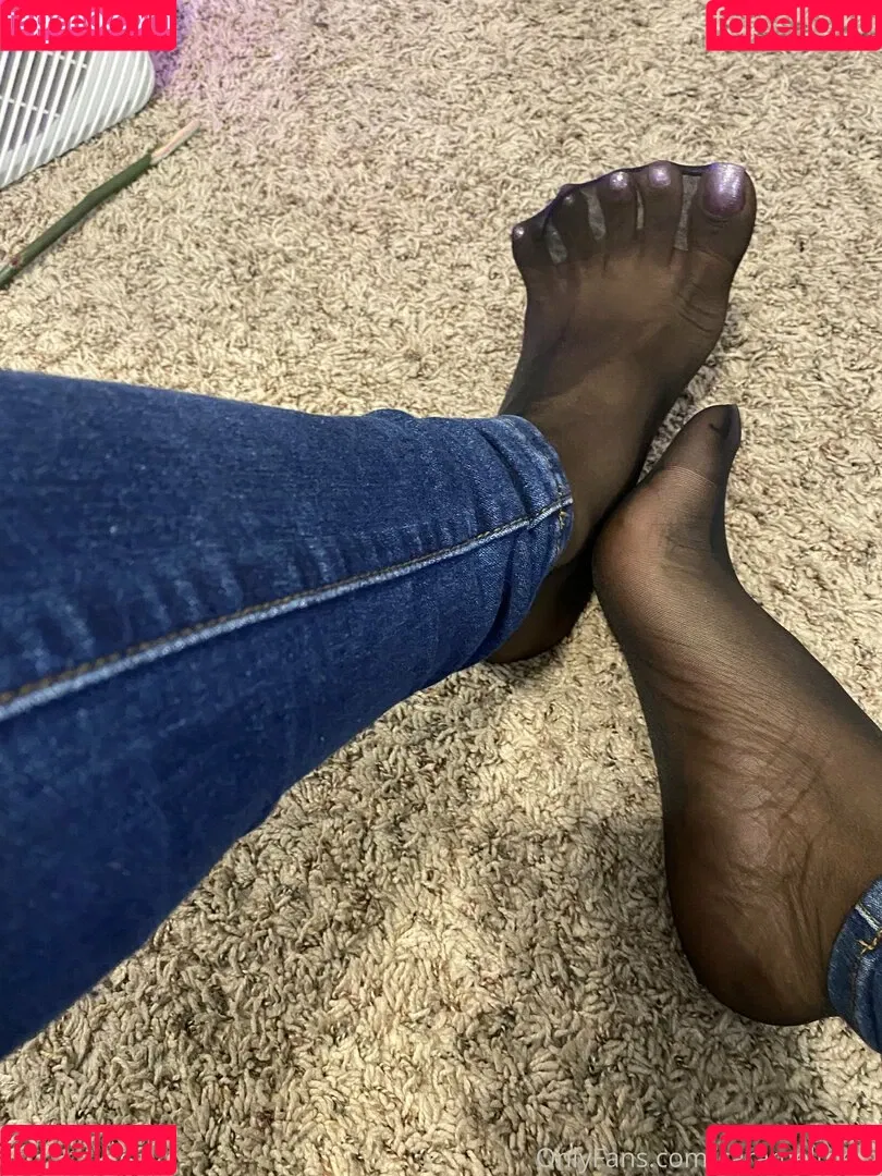 Carameltoesz Onlyfans Photo Gallery 
